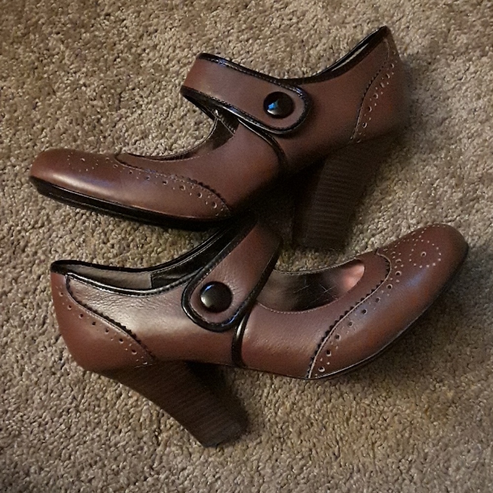 Sofft Mary Janes, Brown